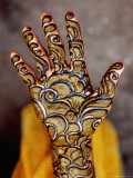 Henna Artwork on a Woman'S Hand in Main Bazaar, Parharganj Photographie par Richard I'Anson
