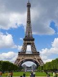 Storm Clouds Gathering at the Eiffel Tower Photographie par Glenn Beanland