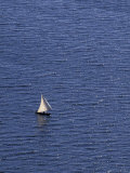 Small Fishing Dugout on Lake Tanganyika, Tanzania  写真プリント - クリスティン・Mosher