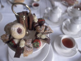 Afternoon Tea at the Butchart Gardens, Vancouver Island, British Columbia, Canada Lámina fotográfica por Connie Ricca Afternoon Tea at the Butchart Gardens, Vancouver Island, British Columbia, Canada Lámina fotográfica por Connie Ricca