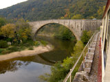 The Bridge at Douce Plage, Tournon, Rhone-Alps, France Photographie par Lisa S. Engelbrecht