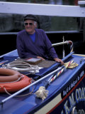 Captain at Long Boat Canal Barge Festival, Waltham Cross, Hertfordshire, England Lámina fotográfica por Nik Wheeler Captain at Long Boat Canal Barge Festival, Waltham Cross, Hertfordshire, England Lámina fotográfica por Nik Wheeler