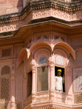 Man in Window of Fort Palace, Jodhpur at Fort Mehrangarh, Rajasthan, India Photographie par Bill Bachmann