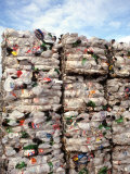 Recycling Industry Plastic and Paper Bound for Shipment Ecology Lámina fotográfica por Bill Bachmann Recycling Industry Plastic and Paper Bound for Shipment Ecology Lámina fotográfica por Bill Bachmann
