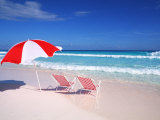 Lounge Chairs and Umbrella on the Beach Photographie par Bill Bachmann