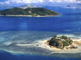 Wading Island and Castaway Island, Fiji Photographic Print by David Wall