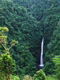 Waterfall near Poas Volcano, Poas Volcano National Park, Costa Rica Photographie par Charles Sleicher