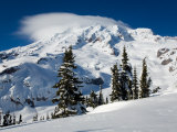 Mt. Rainier after Winter Snowstorm, Mt. Rainier National Park, Washington, USA Lámina fotográfica por Jamie & Judy Wild Mt. Rainier after Winter Snowstorm, Mt. Rainier National Park, Washington, USA Lámina fotográfica por Jamie & Judy Wild