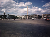 Place de La Concorde with the Ancient Obelisk, Showing Hotel Crillon and the Ministry of the Navy Lámina fotográfica por William Vandivert