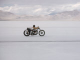 Speeding Motorcycle During Bonneville Hot Rod Meet at the Bonneville Salt Flats in Utah Lámina fotográfica por J. R. Eyerman