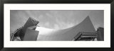 Low Angle View of a Building, Millennium Park, Chicago, Illinois, USA Posters par Panoramic Images 