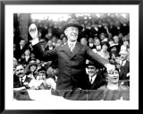 President Woodrow Wilson Throwing Out the First Ball, Opening Day, 1916 プリント President Woodrow Wilson Throwing Out the First Ball, Opening Day, 1916 プリント