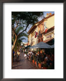 Cafe along State Street, Santa Barbara, California, USA ポスター - バレンティーニ・サックス