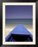 Boat on Pinney Beach, Nevis, Caribbean Affiches par Robin Hill