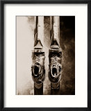 Close-Up of Old Ski Equipment Affiches par William Swartz