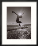Silhouette Of Dancer Jumping Over Atlantic Ocean Posters par Robin Hill