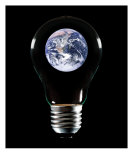 Lightbulb with the World Inside Photographie par Simon Belcher