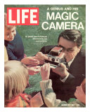 Polaroid's Edwin Land with New Instant Camera, October 27, 1972 Photographic Print by Co Rentmeester