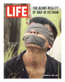 Viet Cong Prisoner of Cape Batangan Battle, Awaiting Transfer to US POW Compound, November 26, 1965 Photographie par Paul Schutzer