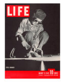 Female Steel Worker During WWII, August 9, 1943 Premium fotoprint van Margaret Bourke-White Female Steel Worker During WWII, August 9, 1943 Premium fotoprint van Margaret Bourke-White