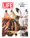 Cremation of Indian PM Nehru, June 5, 1964 Premium fotografisk trykk av Larry Burrows