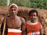 Maasai Couple in Traditional Dress, Kenya Photographie par Bill Bachmann