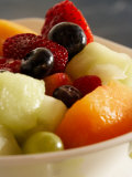 Close-Up of a Variety of Fresh Fruits in Salad Lámina fotográfica Close-Up of a Variety of Fresh Fruits in Salad Lámina fotográfica