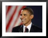 President-Elect Barack Obama Smiles During Acceptance Speech, Nov 4, 2008 額入り写真プリント