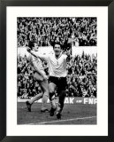 Tottenham Hotspurs. Osvaldo Ardiles Scores. October 1981 Gerahmter Fotografie-Druck