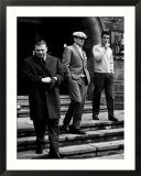 Real Madrid Legends Ference Puskas and Alfredo Di Stefano Leave Their Hotel in Glasgow Gerahmter Fotografie-Druck