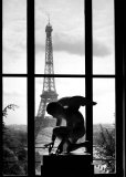 Eiffel Tower, c.1966 Posters af Willy Ronis