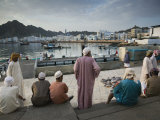 Oman, Muscat, Mutrah, Morning at the Mutrah Fish Market Lámina fotográfica por Walter Bibikow Oman, Muscat, Mutrah, Morning at the Mutrah Fish Market Lámina fotográfica por Walter Bibikow