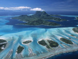 Aerial View over Bora Bora, French Polynesia Fotografie-Druck von Neil Farrin