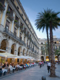 Placa Reial, Barcelona, Spain 写真プリント - アラン・Copson