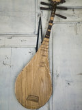 Naxi Orchestra Musical Instruments, Baisha, Lijiang, Yunnan Province, China Lámina fotográfica por Walter Bibikow Naxi Orchestra Musical Instruments, Baisha, Lijiang, Yunnan Province, China Lámina fotográfica por Walter Bibikow