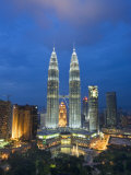 View over Kuala Lumpur City Centre and Petronas Towers, Kuala Lumpur, Malaysia Photographie par Gavin Hellier
