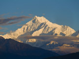 Kangchendzonga Range, View of Kanchenjunga, Ganesh Tok Viewpoint, Gangtok, Sikkim, India Fotografie-Druck von Jane Sweeney