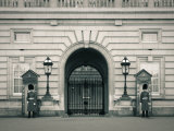 Buckingham Palace, London, England Photographic Print by Jon Arnold