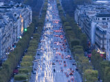 Champs Elysees View from the Arc De Triomphe, Paris, France Fotografie-Druck von Walter Bibikow