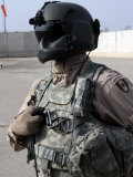 Medivac Loadmaster Waits as the Pilots Run Through their Pre-Flight Checks Lámina fotográfica por Stocktrek Images