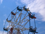 Ferris Wheel Against a Summer Sky, New London, Connecticut, USA Photographie par Todd Gipstein
