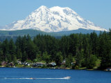 View of Mount Rainier from Clear Lake, Mt. Rainier, Washington Photographie par Darlyne A. Murawski