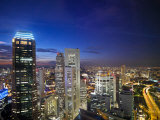 Night Scene of the Skyline in the Business District of Singapore, Singapore Lámina fotográfica por Eightfish Night Scene of the Skyline in the Business District of Singapore, Singapore Lámina fotográfica por Eightfish