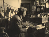 Old Antique Dealer with His Merchandise Photographie par Ludovico Pacho