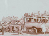 Passengers on a Truck in Casablanca Fotografie-Druck von Henrie Chouanard