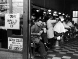 Barbershop at Down Town Hair School Lámina fotográfica por Alfred Eisenstaedt Barbershop at Down Town Hair School Lámina fotográfica por Alfred Eisenstaedt