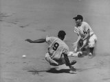 Yankee Phil Rizzuto Waiting to Catch the Ball During the American League Pennant Race Impressão fotográfica premium por Grey Villet