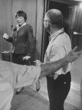Actress Shirley MacLaine Clowning on Set While Making Movie, The Apartment Impressão fotográfica premium por Grey Villet