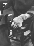 Pianist Glenn Gould in Fingerless Gloves Worn to Keep Hands Supple, Columbia Recording Studio Lámina fotográfica de primera calidad por Gordon Parks Pianist Glenn Gould in Fingerless Gloves Worn to Keep Hands Supple, Columbia Recording Studio Lámina fotográfica de primera calidad por Gordon Parks