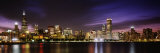 Buildings at the Waterfront Lit Up at Night, Sears Tower, Lake Michigan, Chicago, Illinois, USA Lámina fotográfica por Panoramic Images Buildings at the Waterfront Lit Up at Night, Sears Tower, Lake Michigan, Chicago, Illinois, USA Lámina fotográfica por Panoramic Images